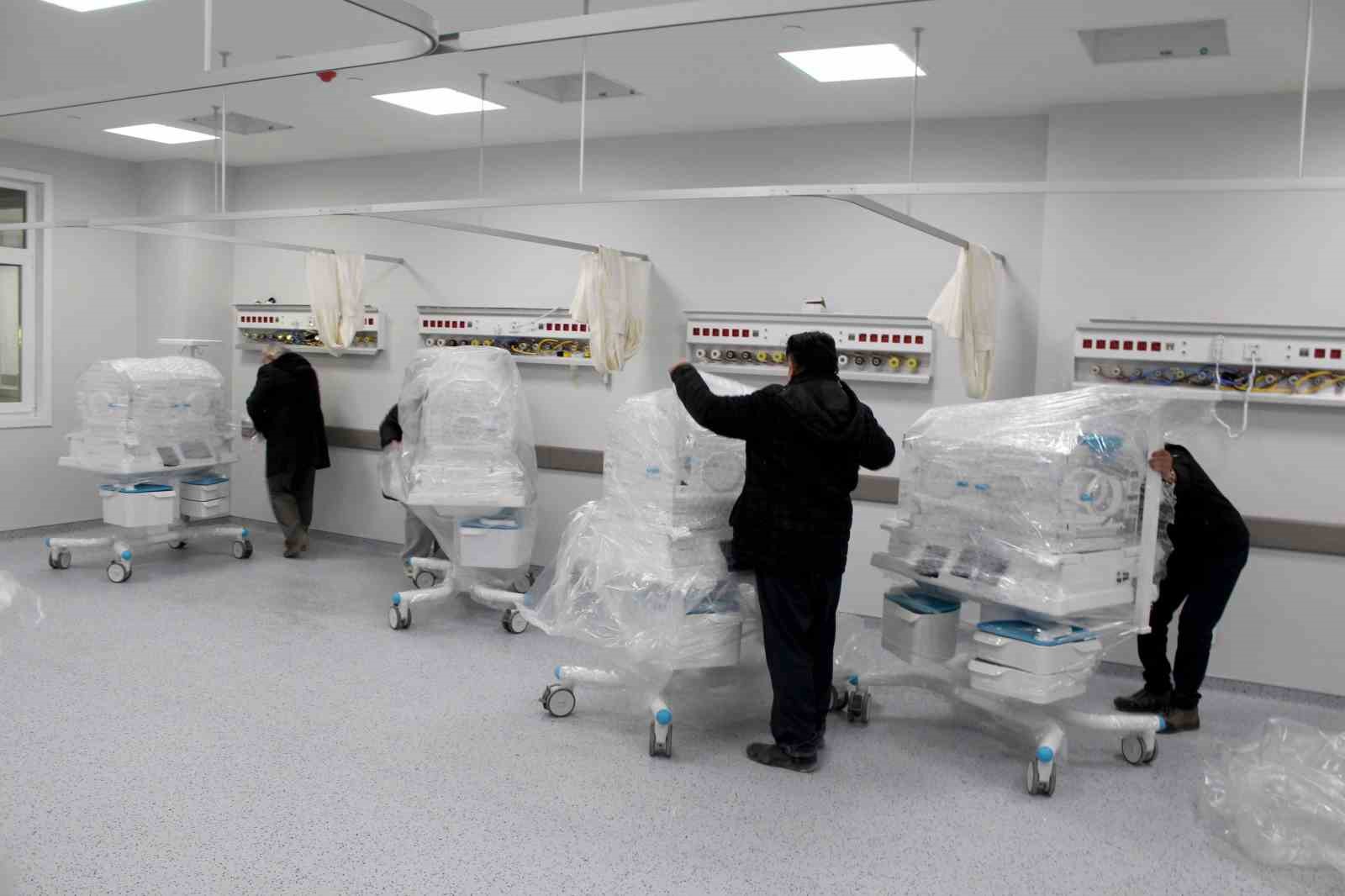 Denizli Acil Durum Hastanesinde son hazırlıklar tamamlanıyor
