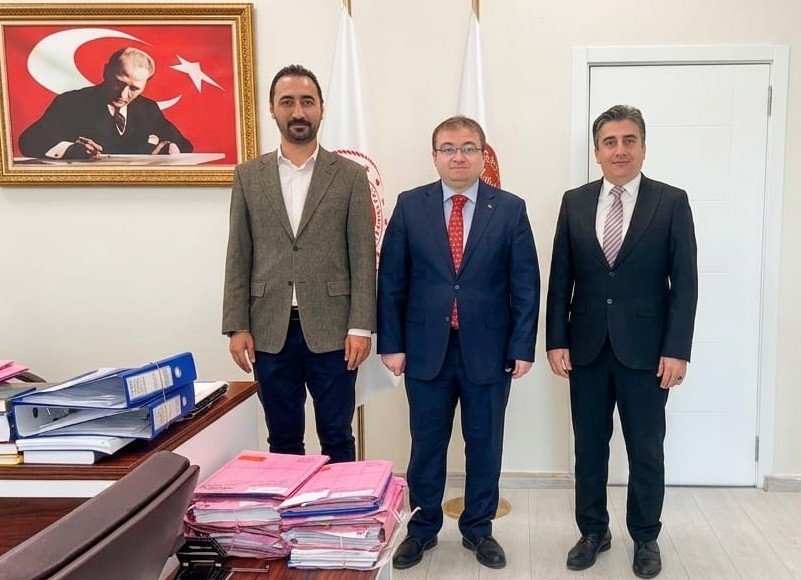 Denizli Adliyesi personellerinin yaşadığı sorunlar çözüm odaklı ziyaretlerde masaya yatırıldı
Denizli Adliyesi personellerinin yaşadığı sorunlar çözüm odaklı ziyaretlerde masaya yatırıldı