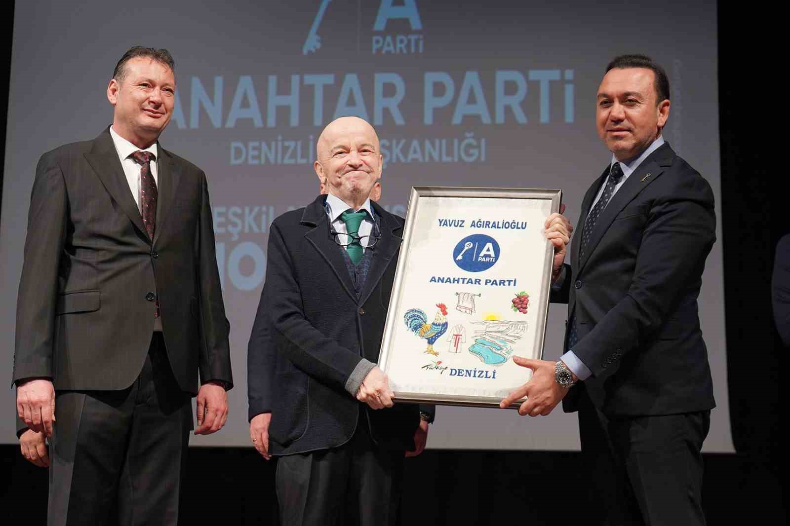 Denizli Anahtar Parti üyeleri düzenlenen törende bir araya geldi
