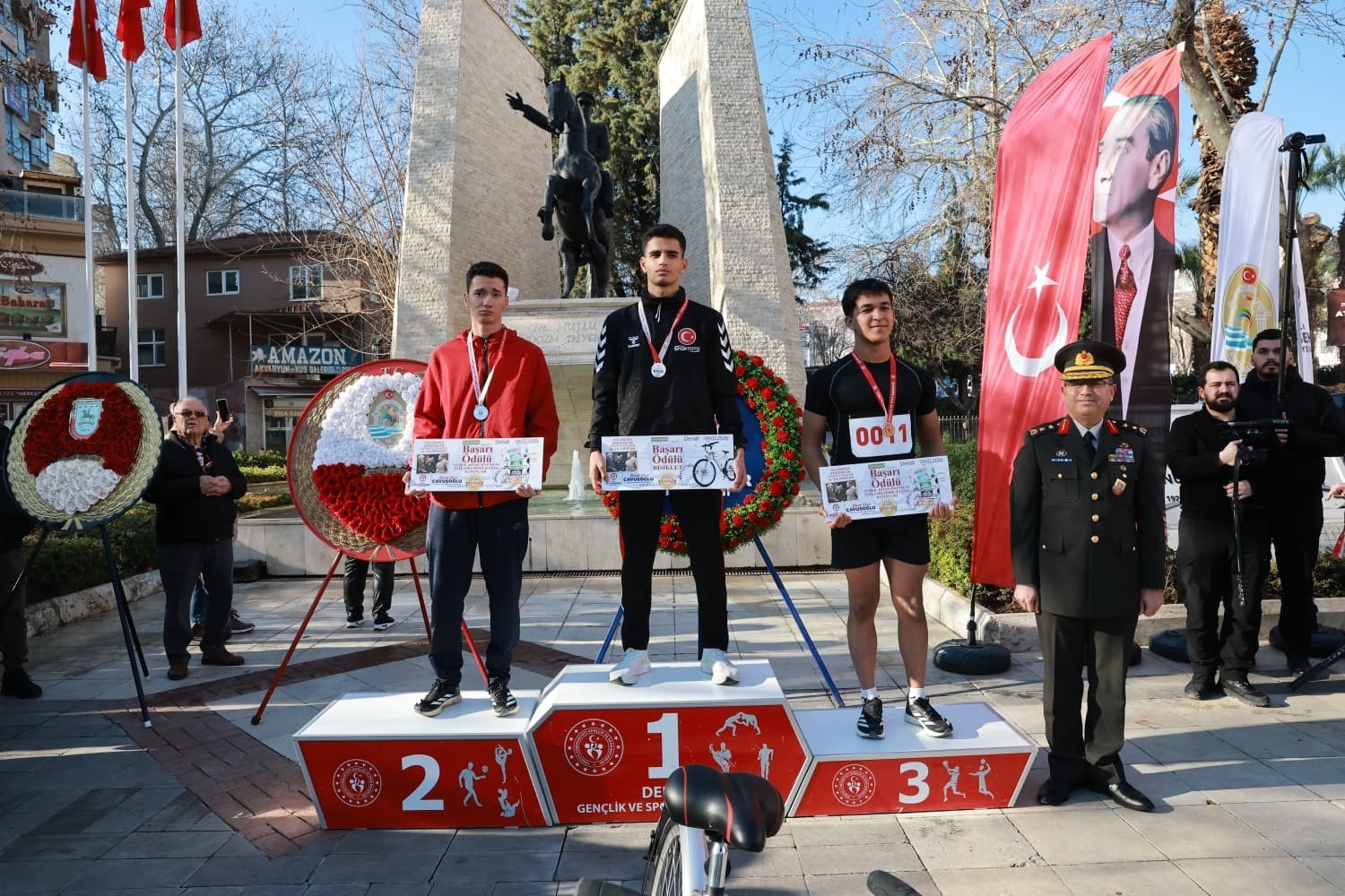 Denizli, Atatürk’ü 95 yıl sonra aynı saygı ve gururla andı
