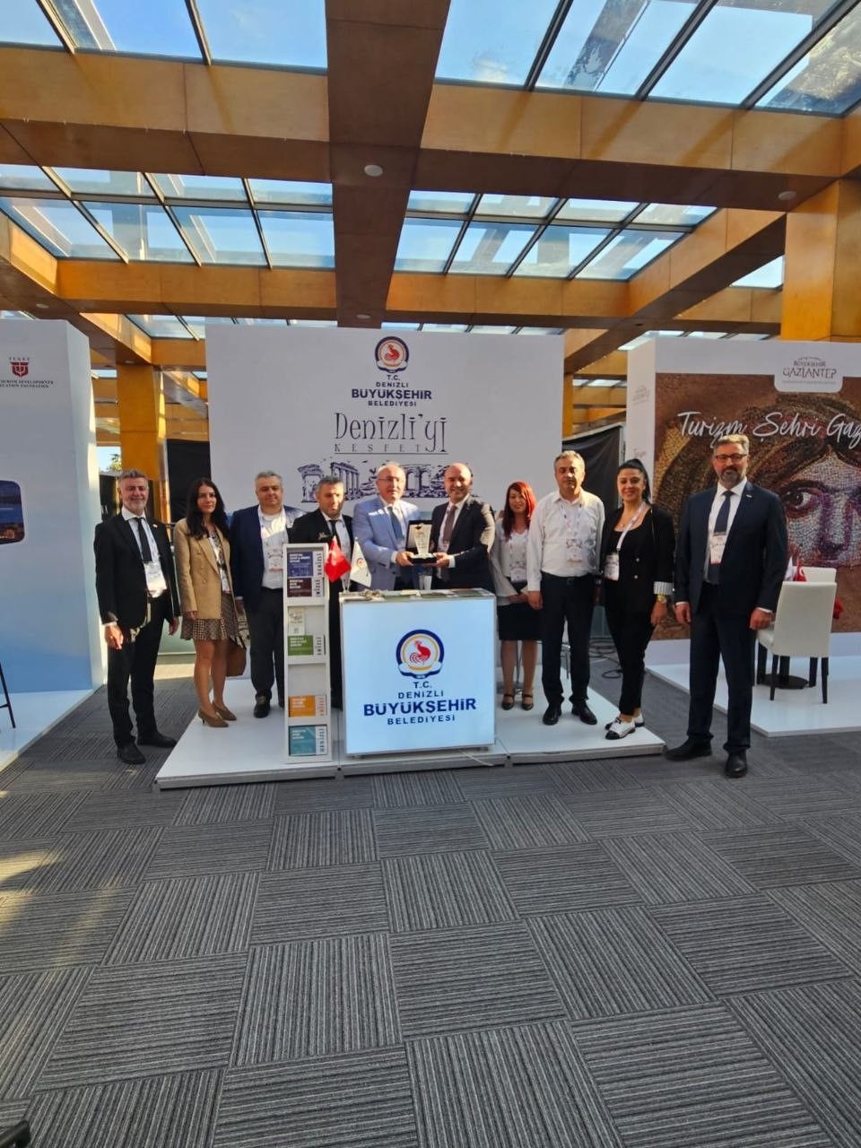 Denizli Büyükşehir kentin turizm vizyonunu Antalya’da sergiledi
