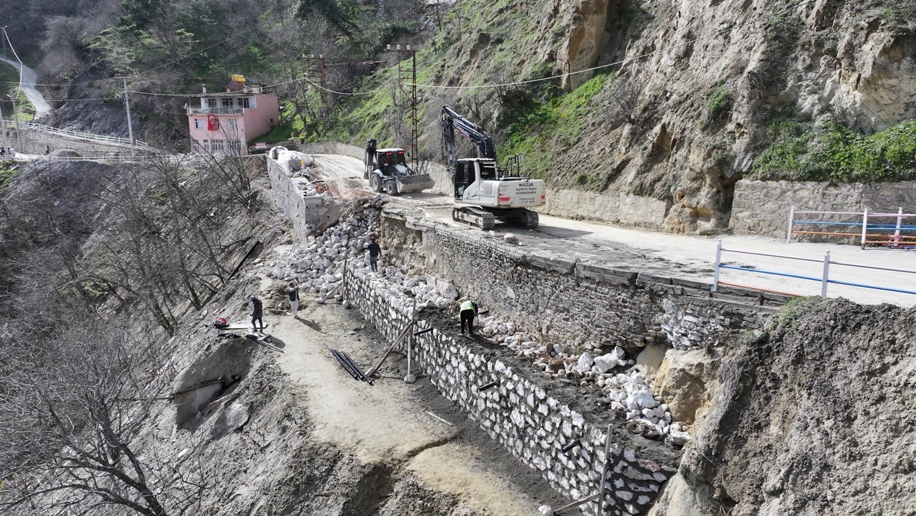 Denizli Büyükşehir’den Babadağ’da ulaşım yatırımı
