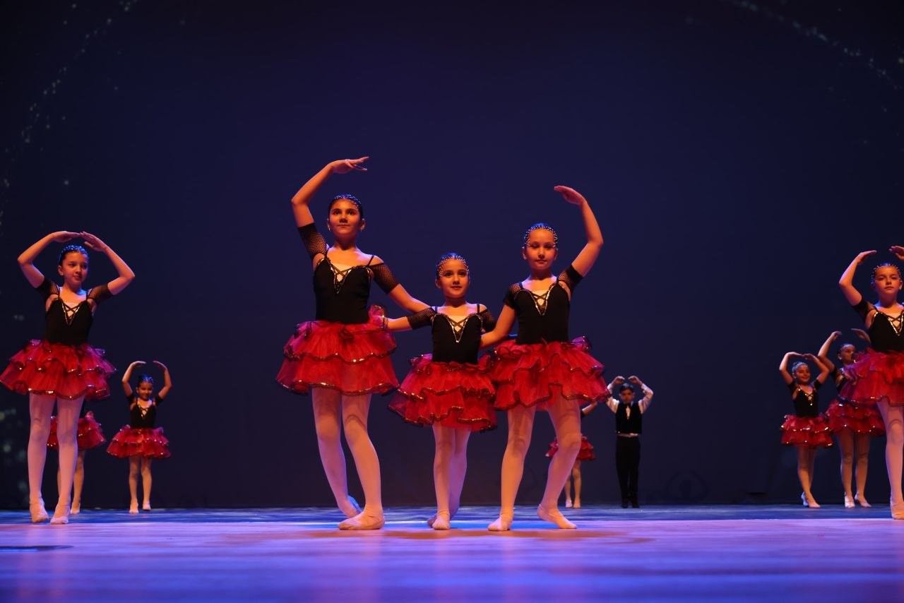 Denizli Büyükşehir’in 23 Nisan etkinlikleri miniklerle başladı
