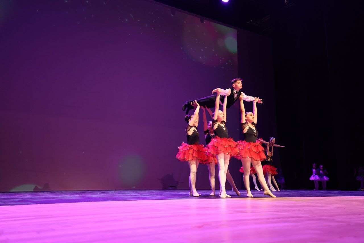 Denizli Büyükşehir’in 23 Nisan etkinlikleri miniklerle başladı
