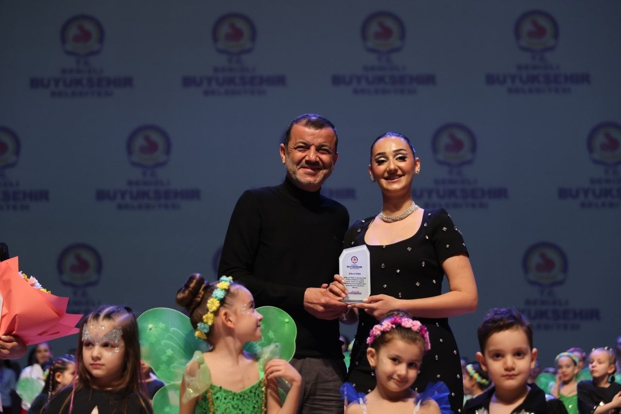 Denizli Büyükşehir’in 23 Nisan etkinlikleri miniklerle başladı
