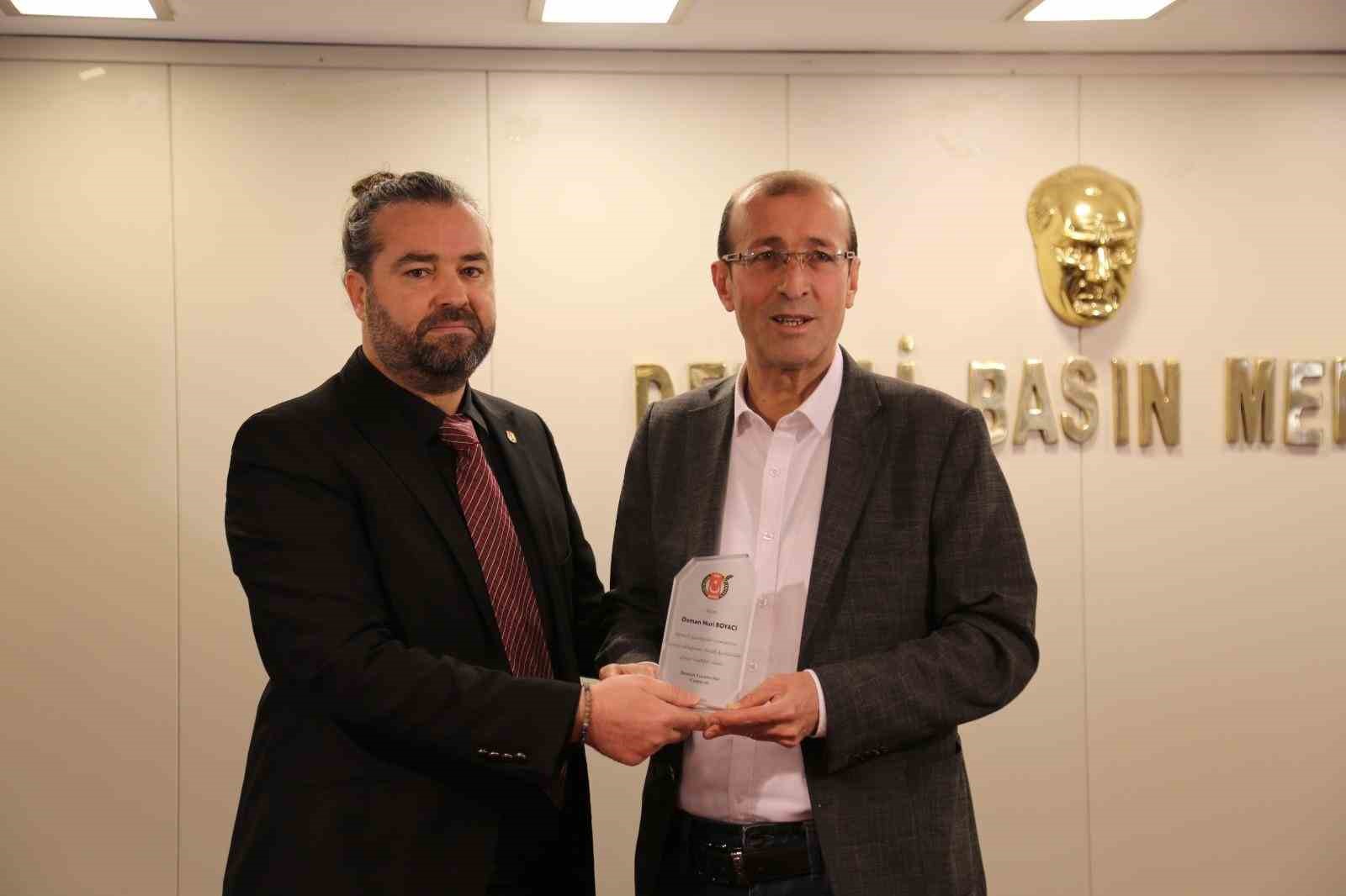 Denizli Gazeteciler Cemiyetinde devir teslim
