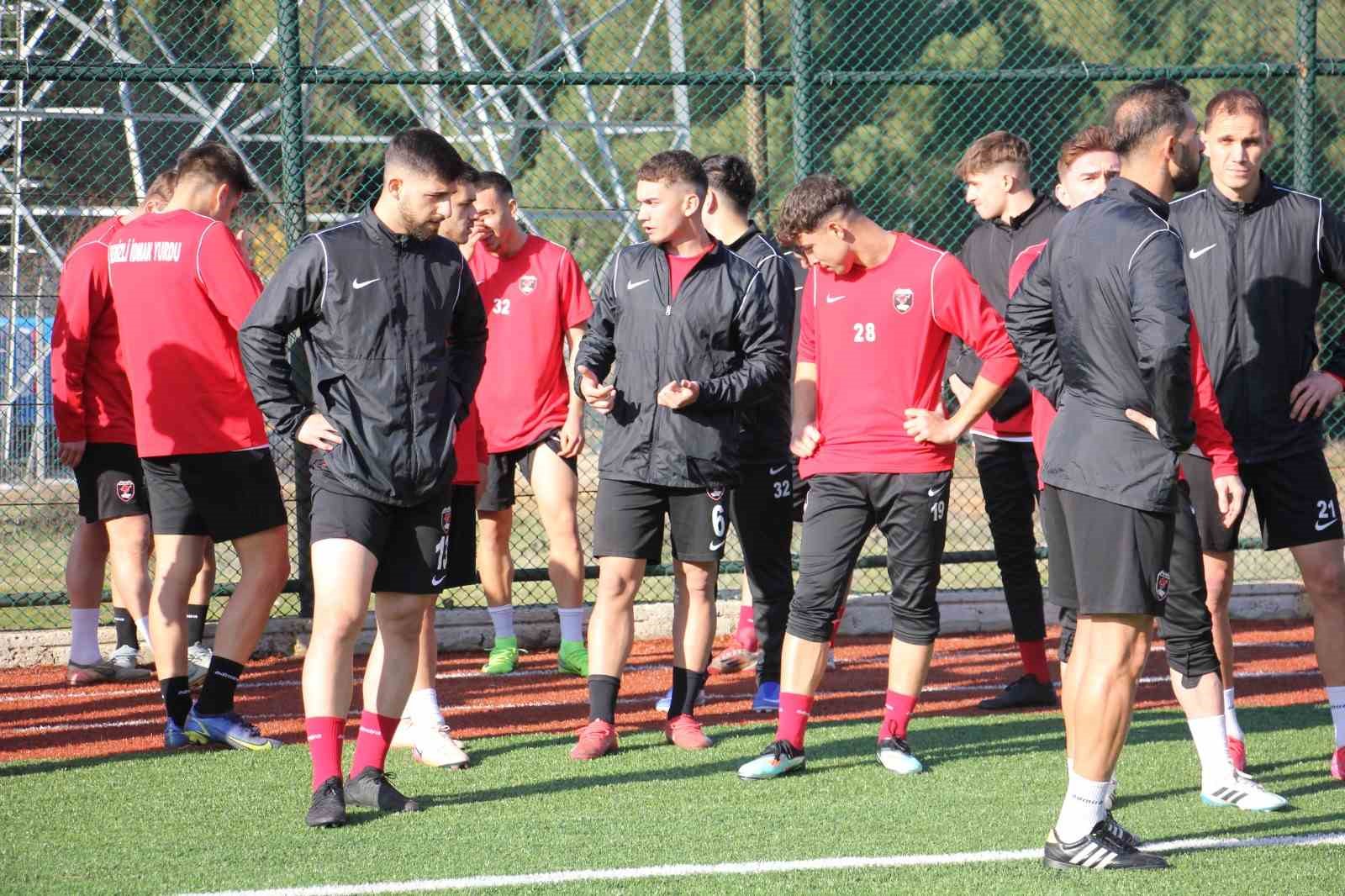 Denizli İdmanyurdu’nda Ayvalıkgücü maçı hazırlıkları devam etti
