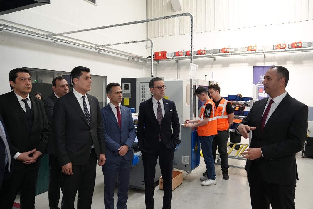 Denizli Model Fabrika etrafında bölgesel sanayi iş birliği genişliyor
Denizli Model Fabrika etrafında bölgesel sanayi iş birliği genişliyor