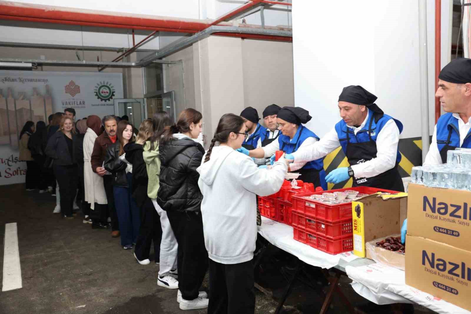 Denizli OSB’nin geleneksel iftar sofrasında 3 bin öğrenci buluştu
