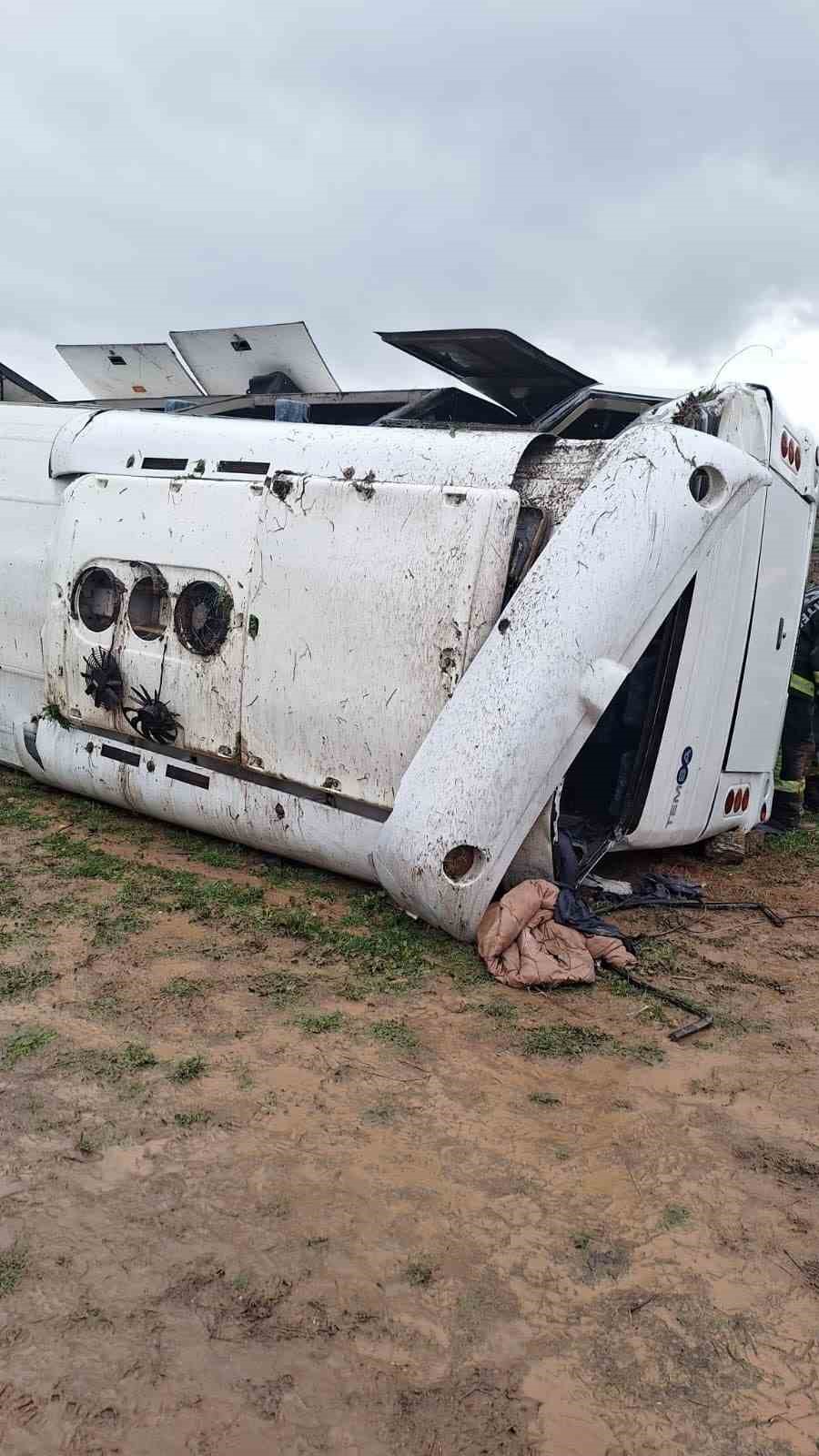 Denizli Valiliği memurları taşıyan servis kazasına ilişkin açıklama yaptı
