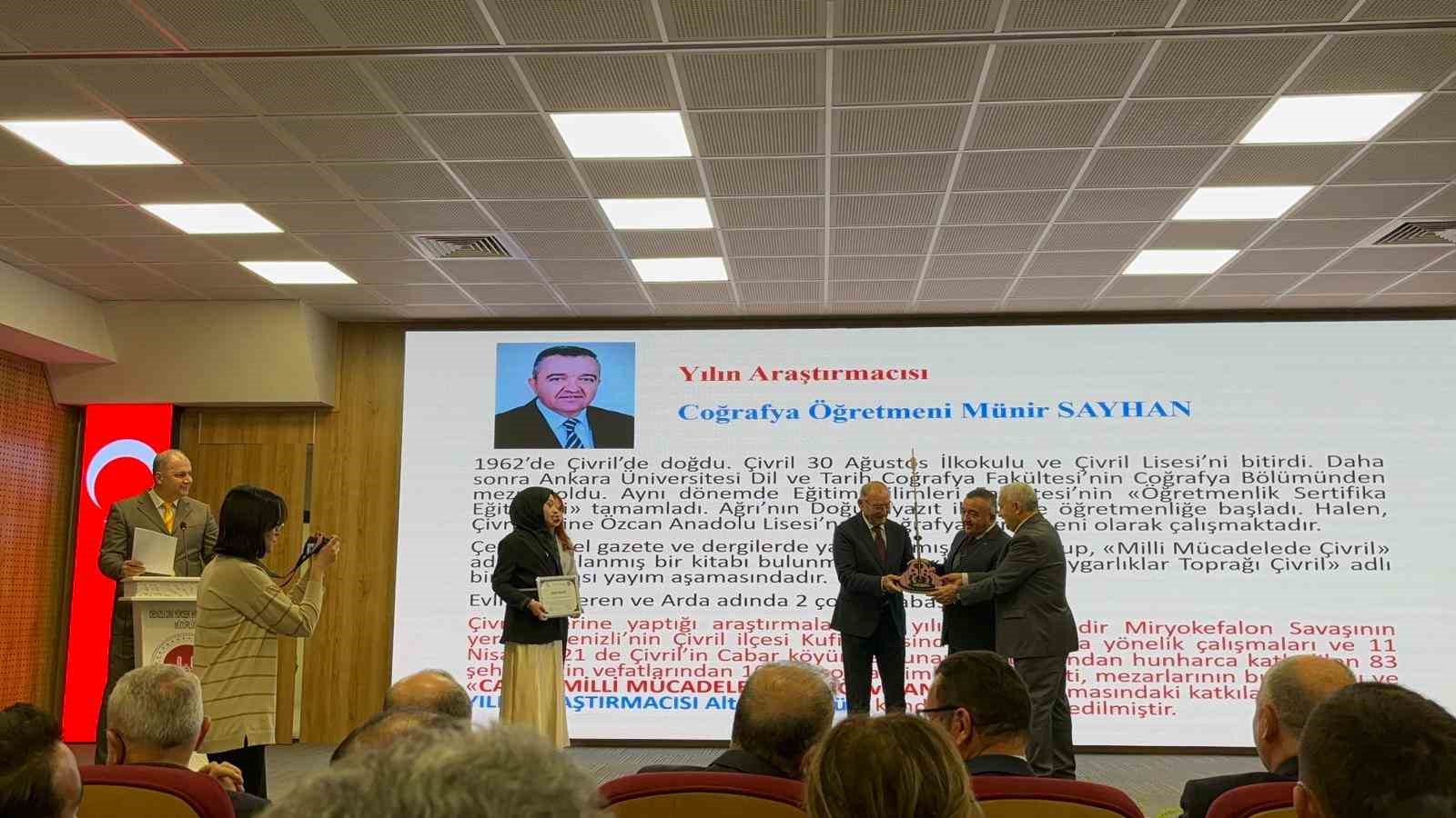 Denizli’de ’2025 Altın Ok’ ödülü Vali Coşkun’a verildi
Denizli’de ’2025 Altın Ok’ ödülü Vali Coşkun’a verildi