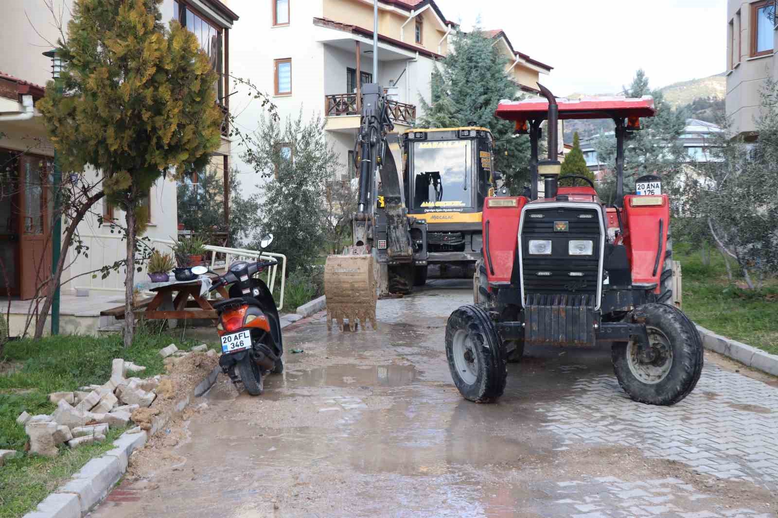 Denizli’de 258 dairelik sitenin altyapı sorununa yıllardır çözüm bulunamıyor
