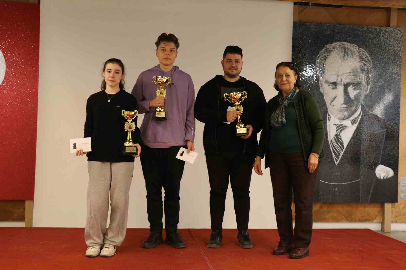 Denizli’de 4. Geleneksel Muharrem Çamlı Anı Satranç Turnuvası gerçekleştirildi
