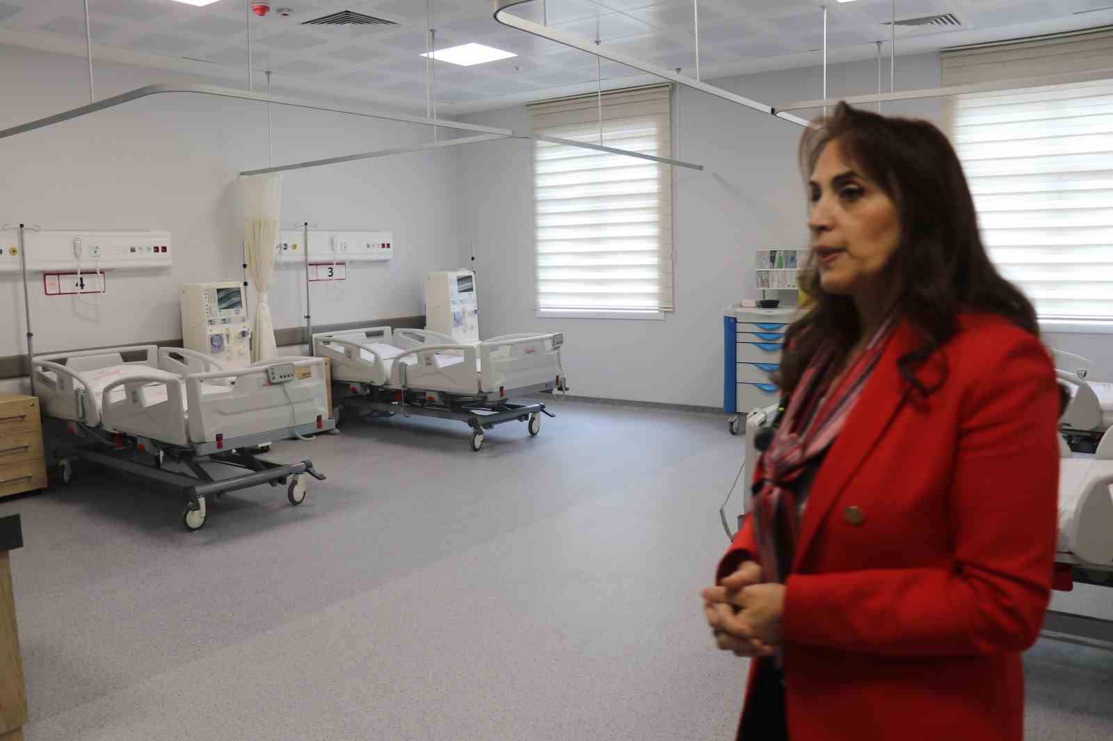 Denizli’de 500 yataklı Acil Durum Hastanesi hizmete girdi
