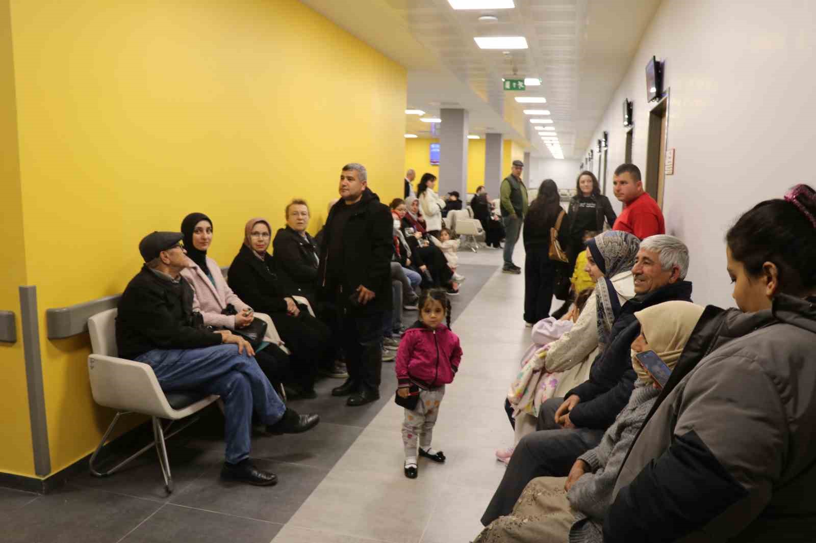 Denizli’de 500 yataklı Acil Durum Hastanesi hizmete girdi
