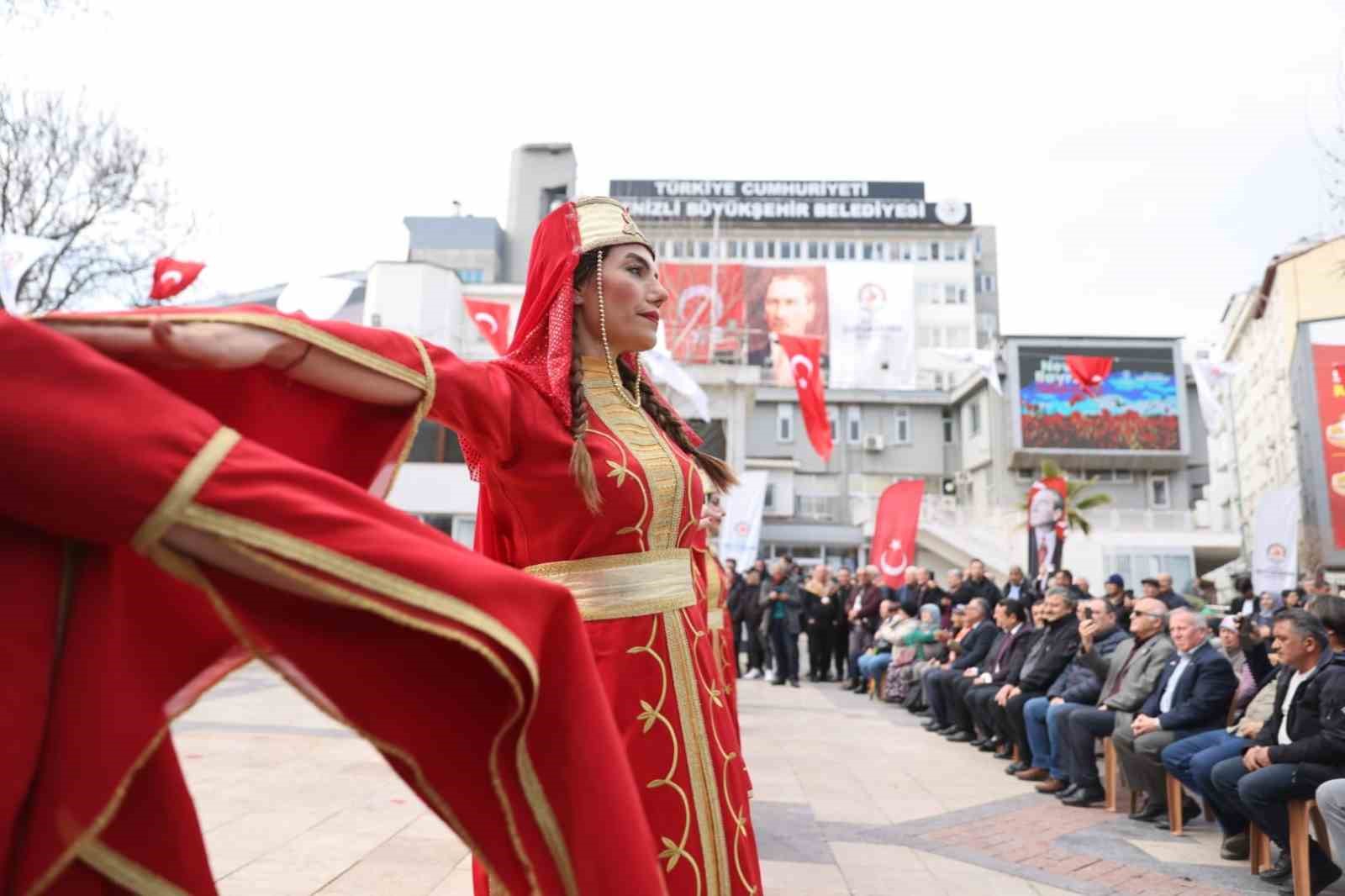 Denizli’de bahara görkemli karşılama
Denizli’de bahara görkemli karşılama