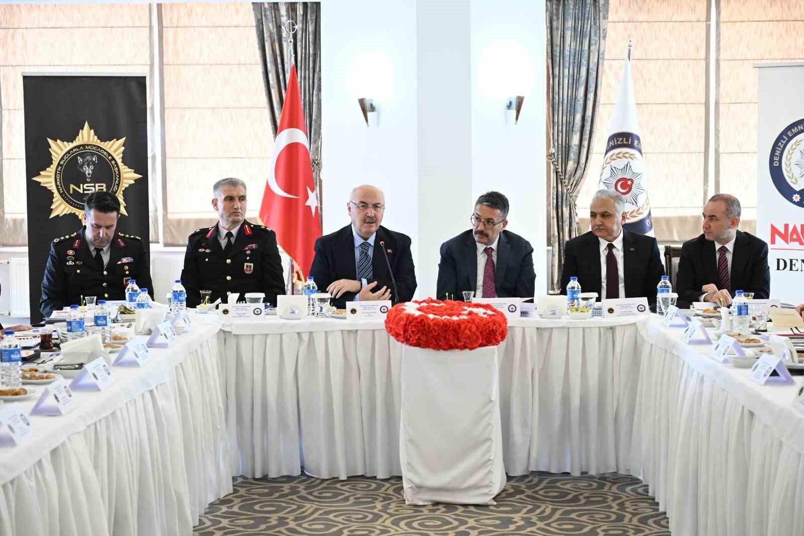 Denizli’de bölgesel narkotik zirvesi toplantısı gerçekleşti
