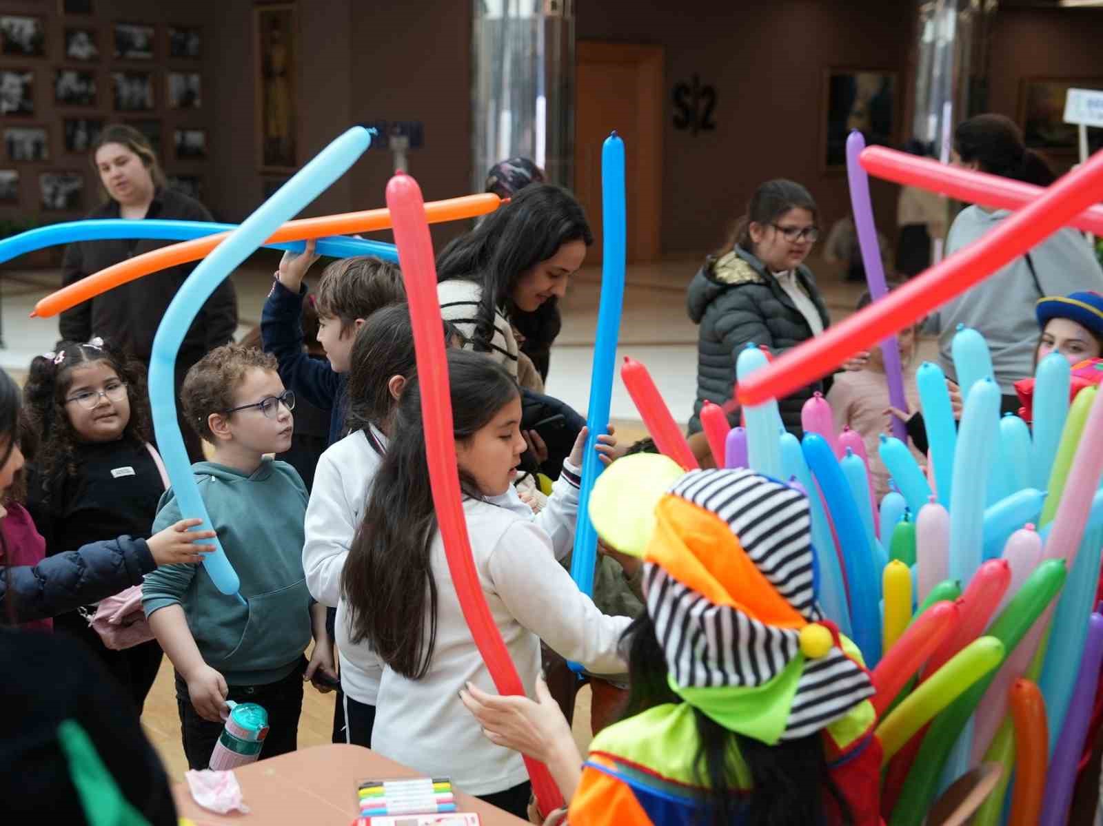 Denizli’de "Büyükşehirle Üreten Kadınlar Festivali"ne yoğun ilgi
Denizli’de "Büyükşehirle Üreten Kadınlar Festivali"ne yoğun ilgi