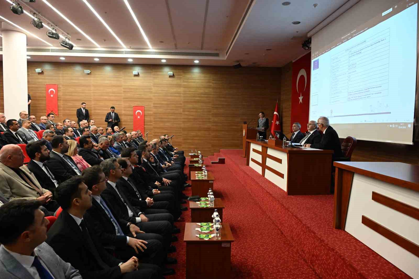 Denizli’de devam eden ve yapılması planlanan projeler masaya yatırıldı
