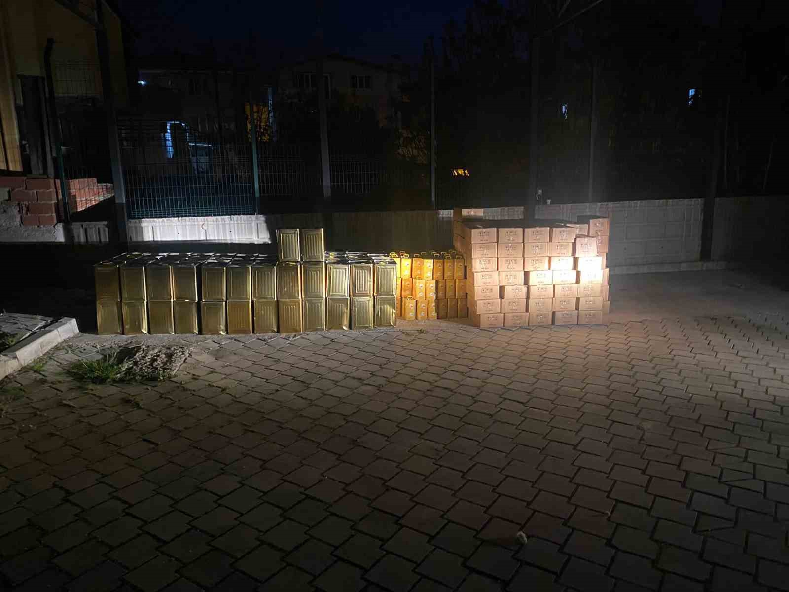 Denizli’de düzenlenen sahte bal operasyonunda 4 tonun üzerinde ürün ele geçirildi
