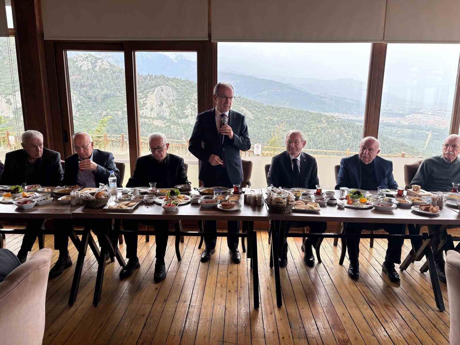 Denizli’de futbolun geleceği masaya yatırıldı
Denizli’de futbolun geleceği masaya yatırıldı