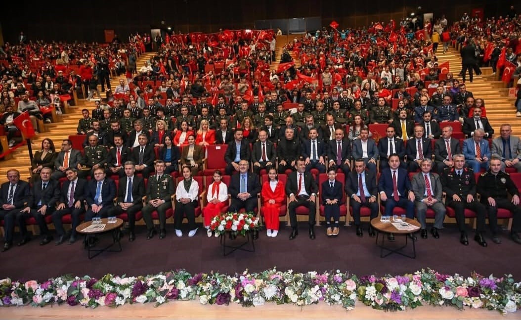 Denizli’de geleceğin teminatı çocuklar sahne aldı
