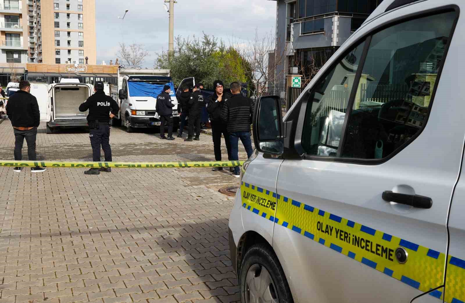 Denizli’de kamyonda tüfekle vurulmuş halde ölü bulundu
