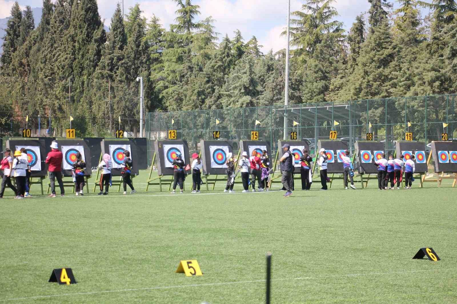Denizli’de okçular 23 Nisan için yarıştı
