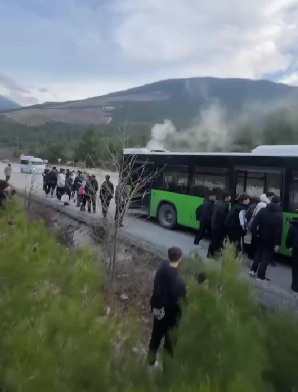 Denizli’de şehir içi otobüslerde çıkan yangınlar korkuya neden oldu
