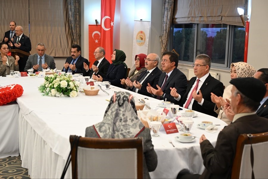 Denizli’de şehit aileleri ve gaziler onuruna program düzenlendi
