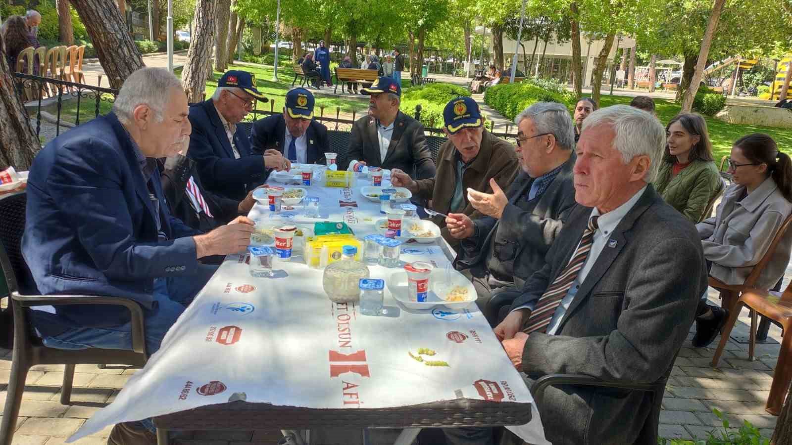 Denizli’de şehit ve gaziler için 2 bin kişilik hayır
