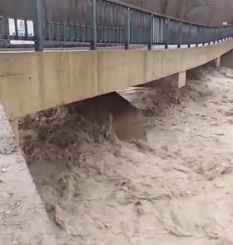 Denizli’de sel köprüleri ağır hasar verdi
