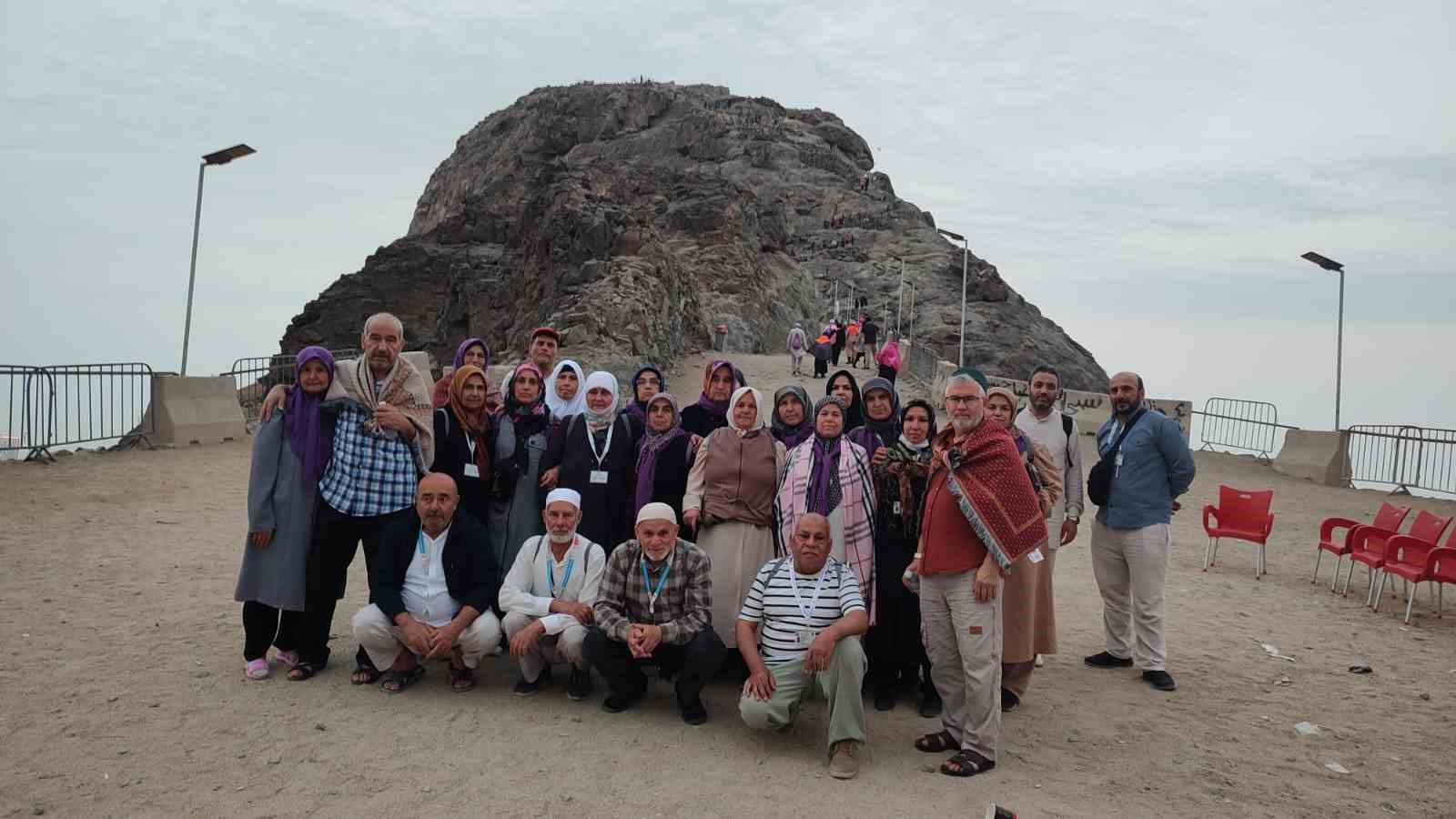 Denizlili umreciler Hira Nur Dağında manevi iklimi yaşadı
