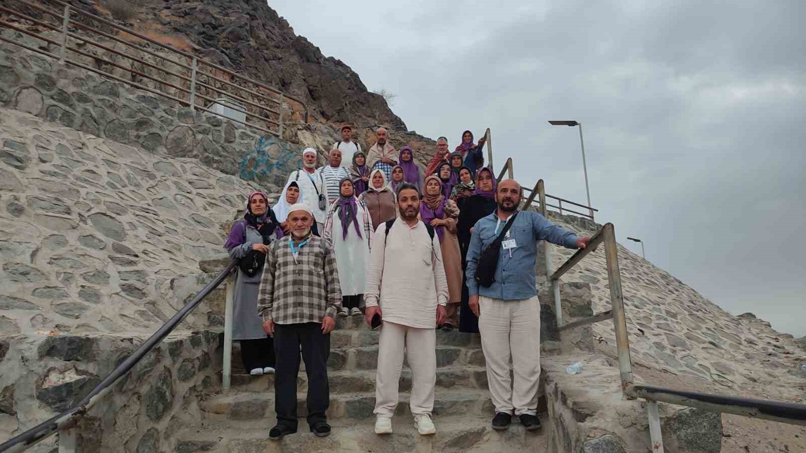 Denizlili umreciler Hira Nur Dağında manevi iklimi yaşadı
