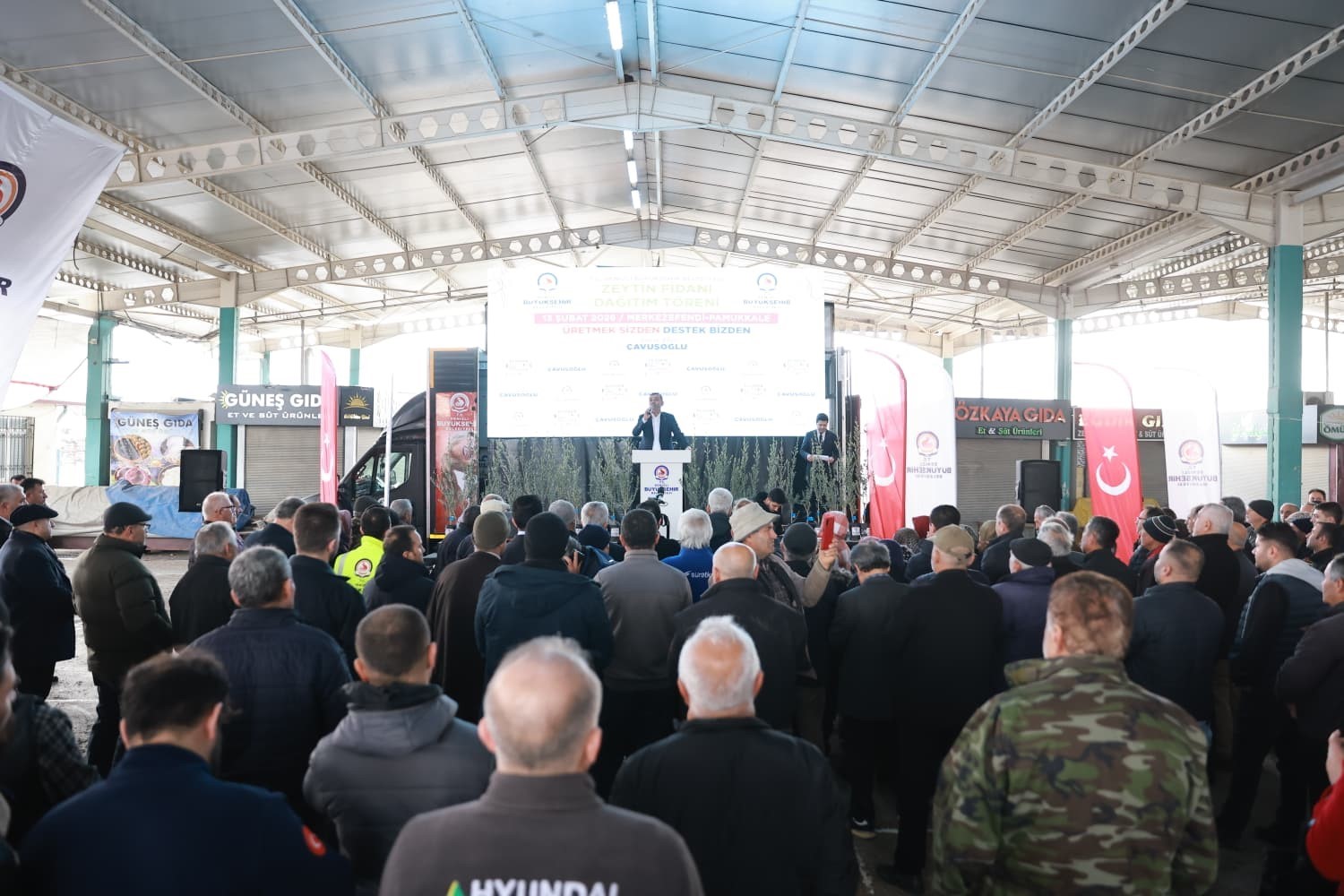 Denizli’nin 19 ilçesinde 84 bin zeytin fidanı üreticilere dağıtıldı
