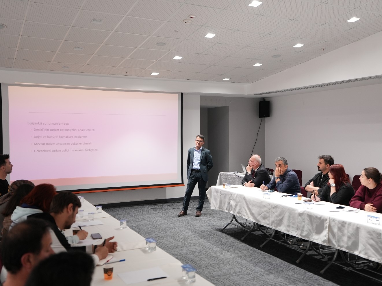 Denizli’nin tadı, rengi ve tarihi Büyükşehir ile hayat buluyor
Denizli’nin tadı, rengi ve tarihi Büyükşehir ile hayat buluyor