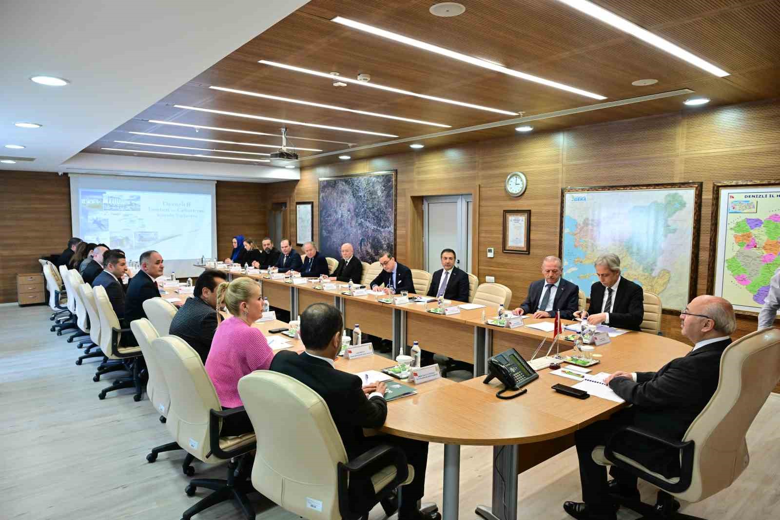 Denizli’nin turizmi canlandırmak için yol haritası belirleniyor
Denizli’nin turizmi canlandırmak için yol haritası belirleniyor