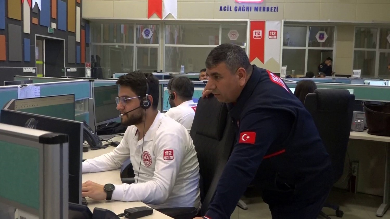 Deprem anında telefonu bırakmadılar: 112 çalışanları o geceyi anlattı
