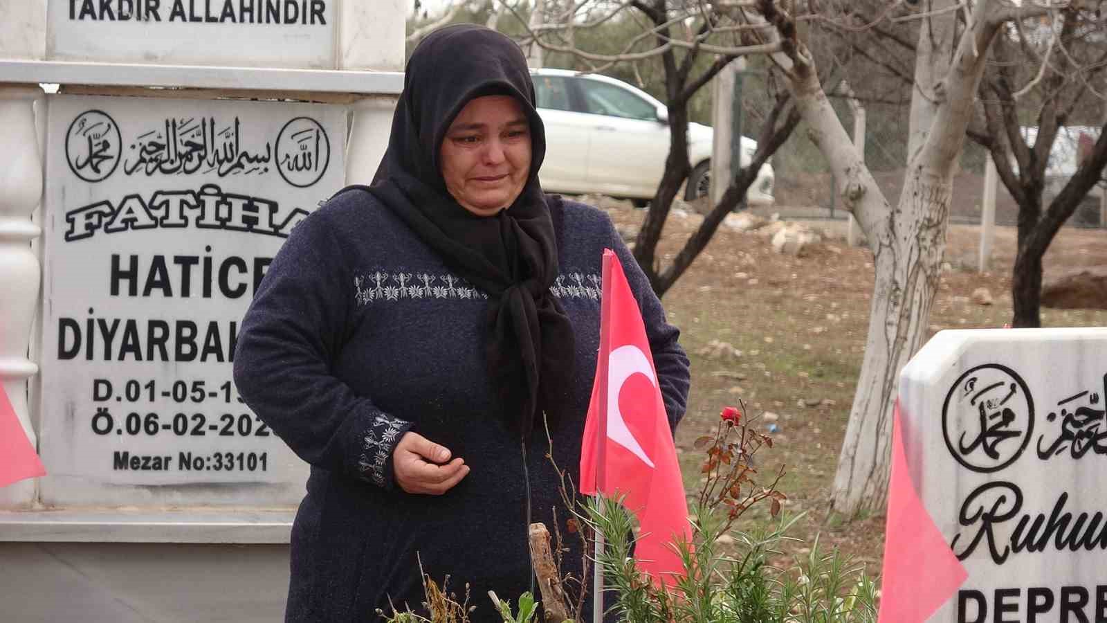 Deprem şehitleri 6 Şubat’ın 3’üncü yılında kabirleri başında anıldı
