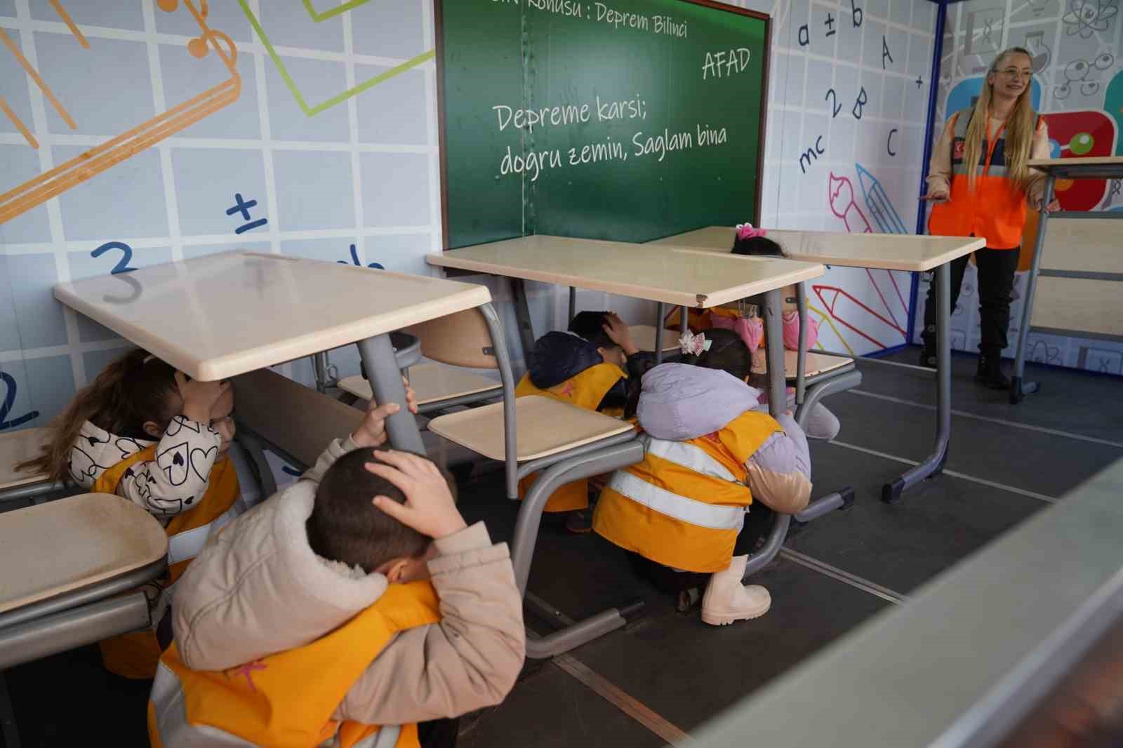 Deprem Simülasyon Tırı Atakum’da
