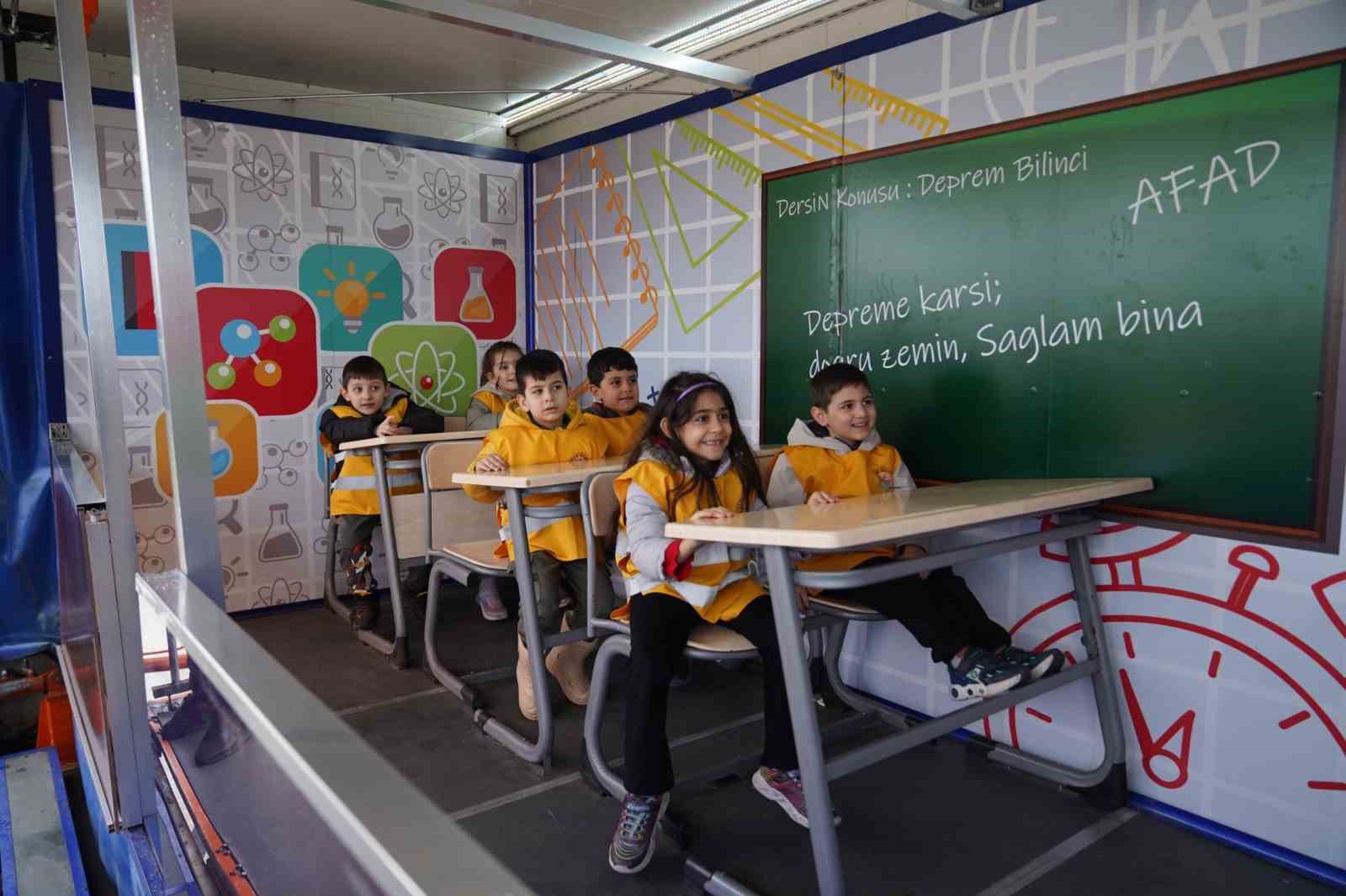 Deprem Simülasyon Tırı Atakum’da
