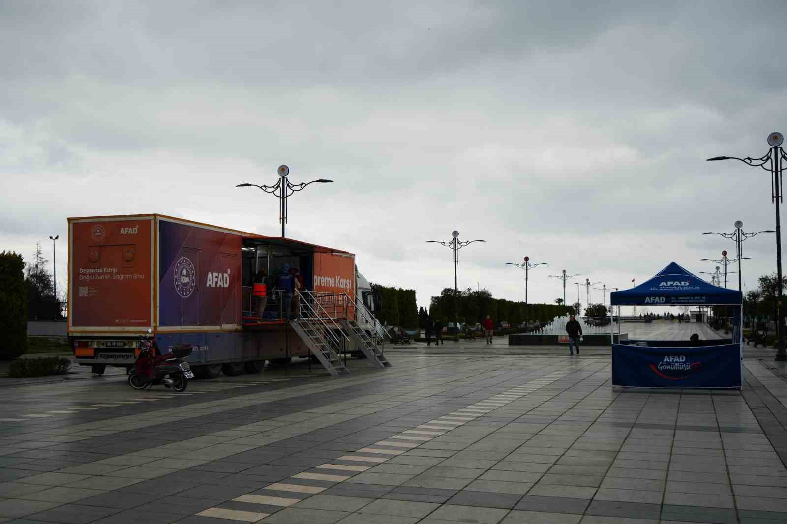 Deprem Simülasyon Tırı Samsun’da eğitimlere başladı
