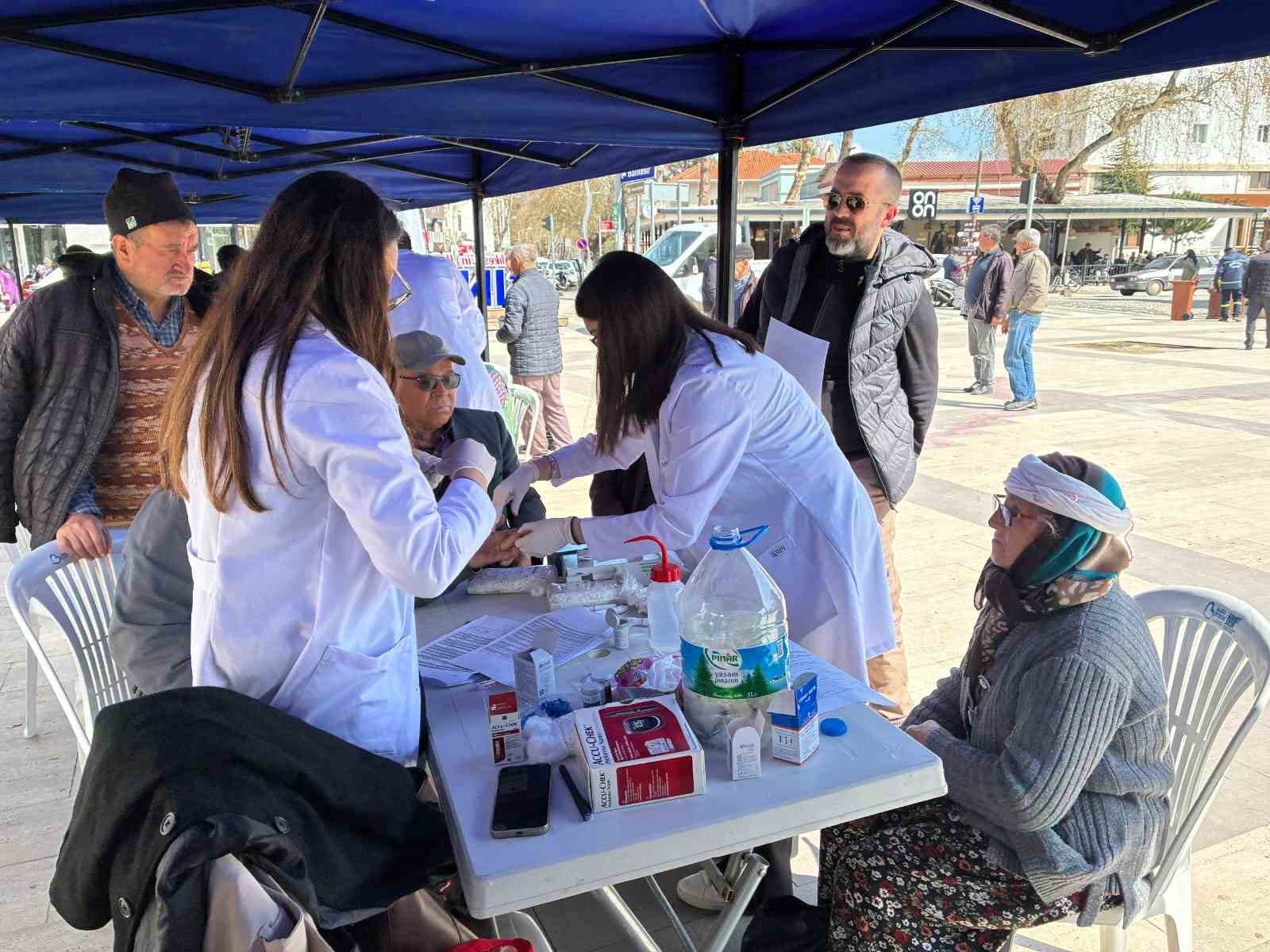 Deprem sonrası doktorlardan Sındırgı’ya özel ilgi
Deprem sonrası doktorlardan Sındırgı’ya özel ilgi