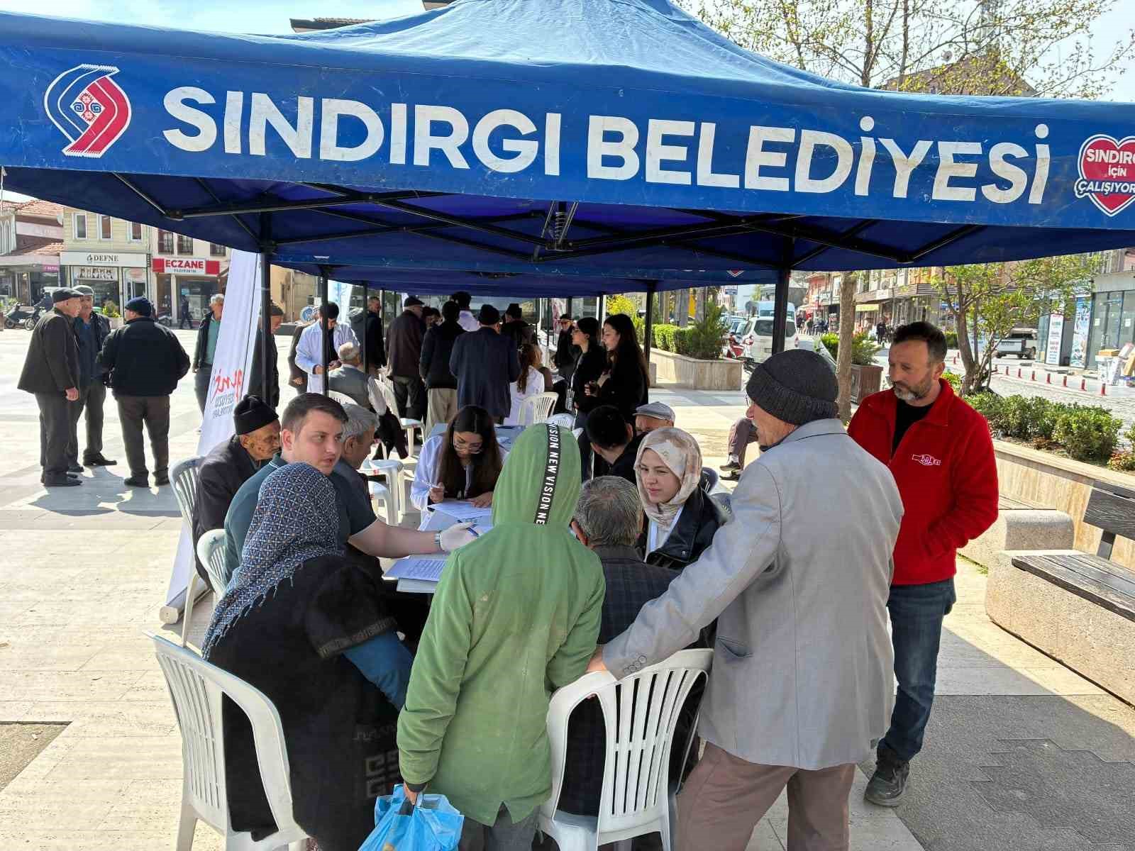 Deprem sonrası doktorlardan Sındırgı’ya özel ilgi
Deprem sonrası doktorlardan Sındırgı’ya özel ilgi