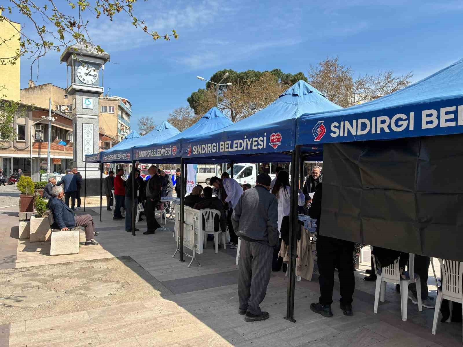 Deprem sonrası doktorlardan Sındırgı’ya özel ilgi
Deprem sonrası doktorlardan Sındırgı’ya özel ilgi