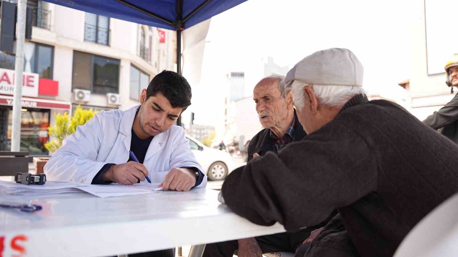 Deprem sonrası doktorlardan Sındırgı’ya özel ilgi
Deprem sonrası doktorlardan Sındırgı’ya özel ilgi