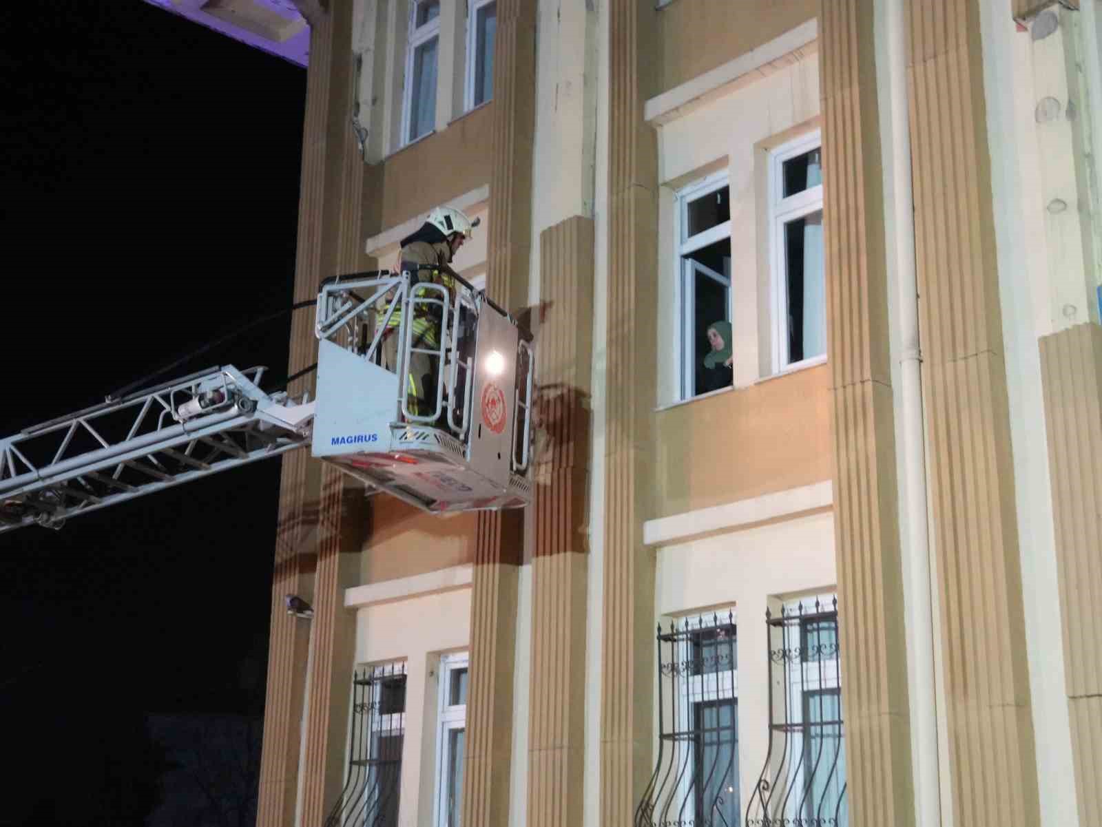 Deprem tatbikatı gerçeği aratmadı
