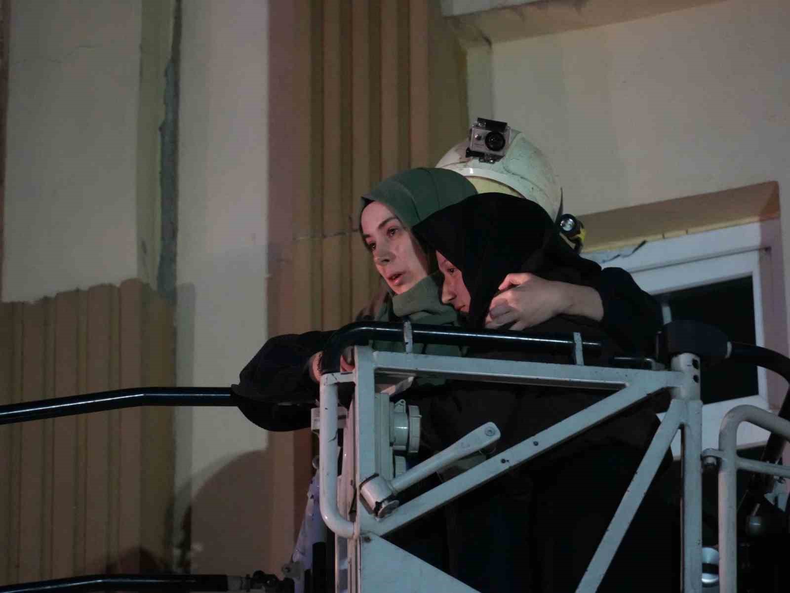 Deprem tatbikatı gerçeği aratmadı
