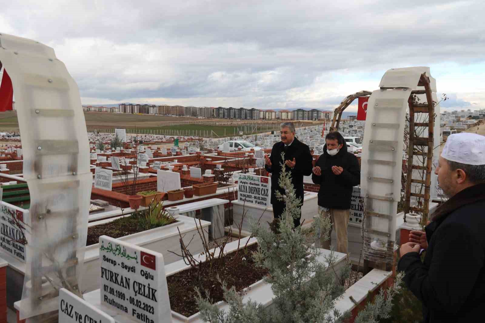 Depremde 9 aylık torununu, kızını, oğlunu ve damadını kaybeden baba: "Torunum yeni yürüyordu"
