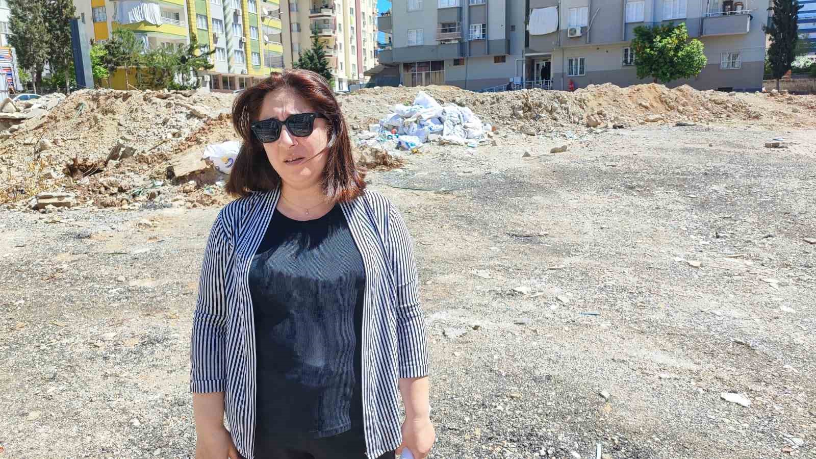 Depremde anne ve babasını kaybeden kadından Alpargün Apartmanı kararına tepki
